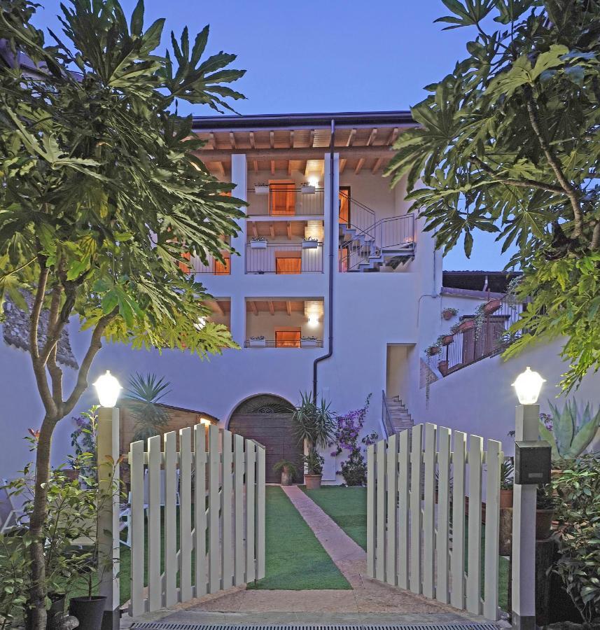 Apartments Villa Bougainville San Felice del Benaco Ngoại thất bức ảnh